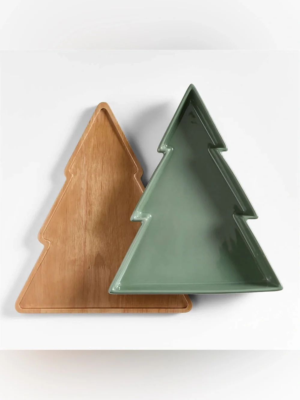 Brand New Crate & Barrel Oven-to-Table Holiday Tree Stoneware Dish, NWT